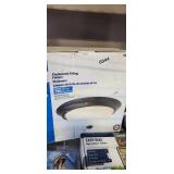 FLUSHMOUNT LIGHT FIXTURE