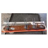 4 HOOK RACK