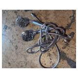 2 SHOWERHEAD WITH HOSES