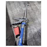 CAULKING GUN