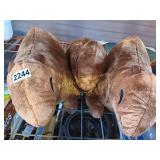3 STUFFED ANIMALS