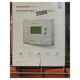 PROGRAMMABLE THERMOSTAT