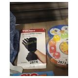 PK OF NITRILE GLOVES
