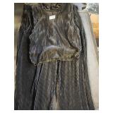MEDIUM PANTS AND WOMAN SHIRT