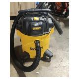 DEWALT SHOP VACUUM