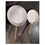 2 SKILLETS