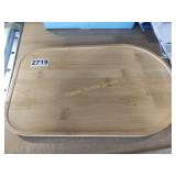 SMALL CUTTING BOARD