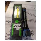 2 FLASHLIGHTS