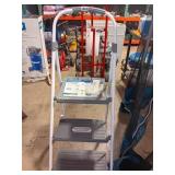 3-STEP FOLDING STEP STOOL