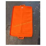 FLOOR MAT