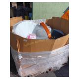 PALLET OF HOUSE HOLD ITEMS