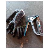 STAPLE GUN & GARDEN GLOVES