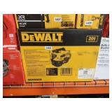 DEWALT 2 GAL WET DRY VAC