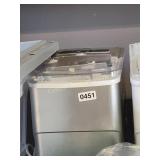 INSIGNIA ICE MAKER