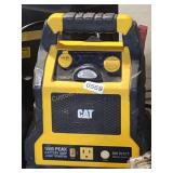 CAT 1000A 200 W BATTERY JUMP STARTER BOX