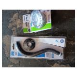 SHOWERHEAD & SHOWER ARM