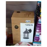 WALL LANTERN