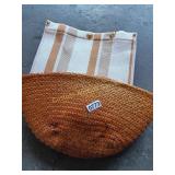 2 HAND BAGS