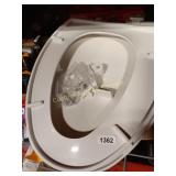 2 TOILET SEATS