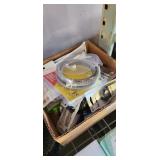 BOX OF HOUSEHOLD ITEMS