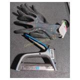 STAPLE GUN & GARDEN GLOVES