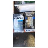 2 GFCI OUTLETS