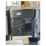 NUGGET ICE MAKER