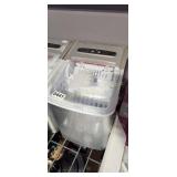 INSIGNIA ICE MAKER