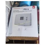 NON PROGRAMMABLE THERMOSTAT
