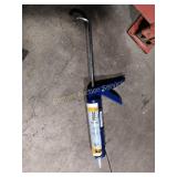 CAULKING GUN