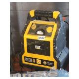 CAT 1000PEAK 200W BATTERY JUMP STARTER BOX