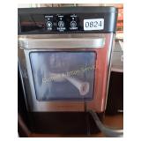 ICE MAKER