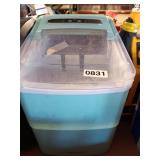 ICE MAKER