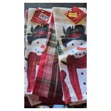 2 SETS OF KITCHEN TOWELS