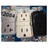 3 RECEPTACLES