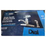 SINGLE HANDLE KITCHEN FAUCET