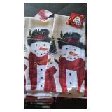 2 SETS OF KITCHEN TOWELS