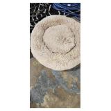 ROUND DOG BED