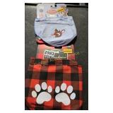 2 PET BANDANAS