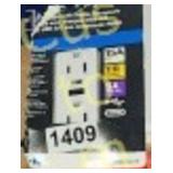 WALL OUTLET WITH USB