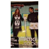 PLUG AND OUTLET COSTUME COUPLE ADULT