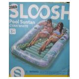 CYAN WHITE TANNING POOL