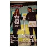 PLUG AND OUTLET COSTUME COUPLE ADULT