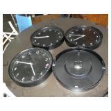 4 Battery powered clocks