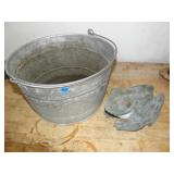 Frog- 14" Bucket w/ Holes in Bottom