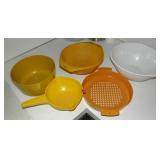 Plastic Bowls/ Colanders