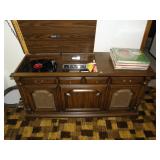Zenith Stereo AM/FM, 8 Track, Record Albums