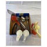 Ice Cream Scoops & Utensils