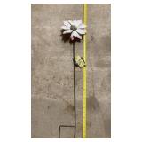 Metal Garden Flower  24"