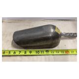 ALUMINUM SCOOP  10' X 5'